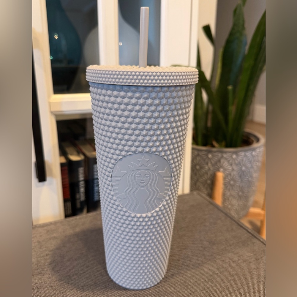 🌶️ NWT Starbucks Overseas Matte Grey Studded Tumbler